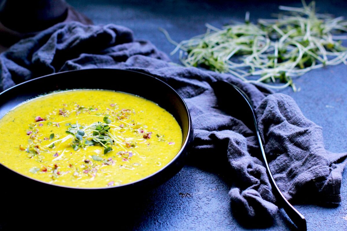 Кабачковый крем-суп с карри от Елены Некрасовой: https://t.me/urbanistka_vl