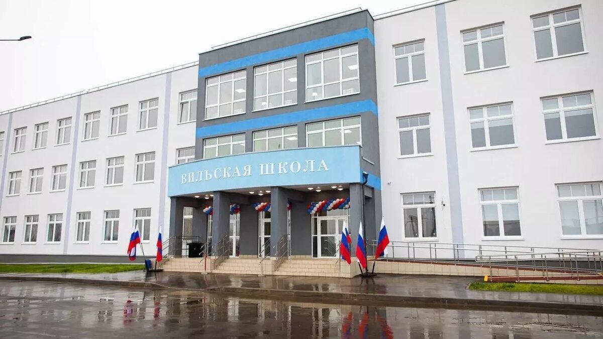     Три построенные по концессии школы открылись в Нижегородской области. На этой неделе они приняли первых учеников. Радостной новостью поделился губернатор Глеб Никитин в соцсети.