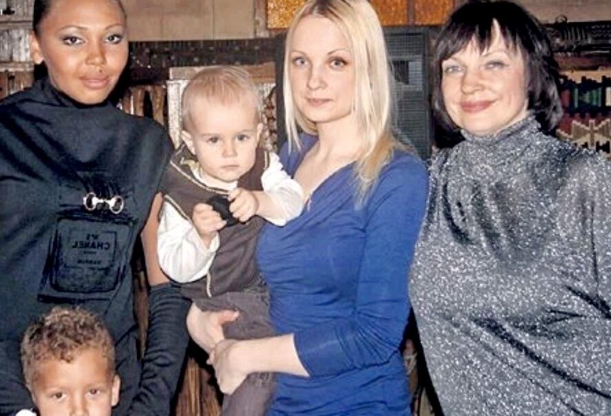 Галина, дочь Анна с сыном, Инна и Даня