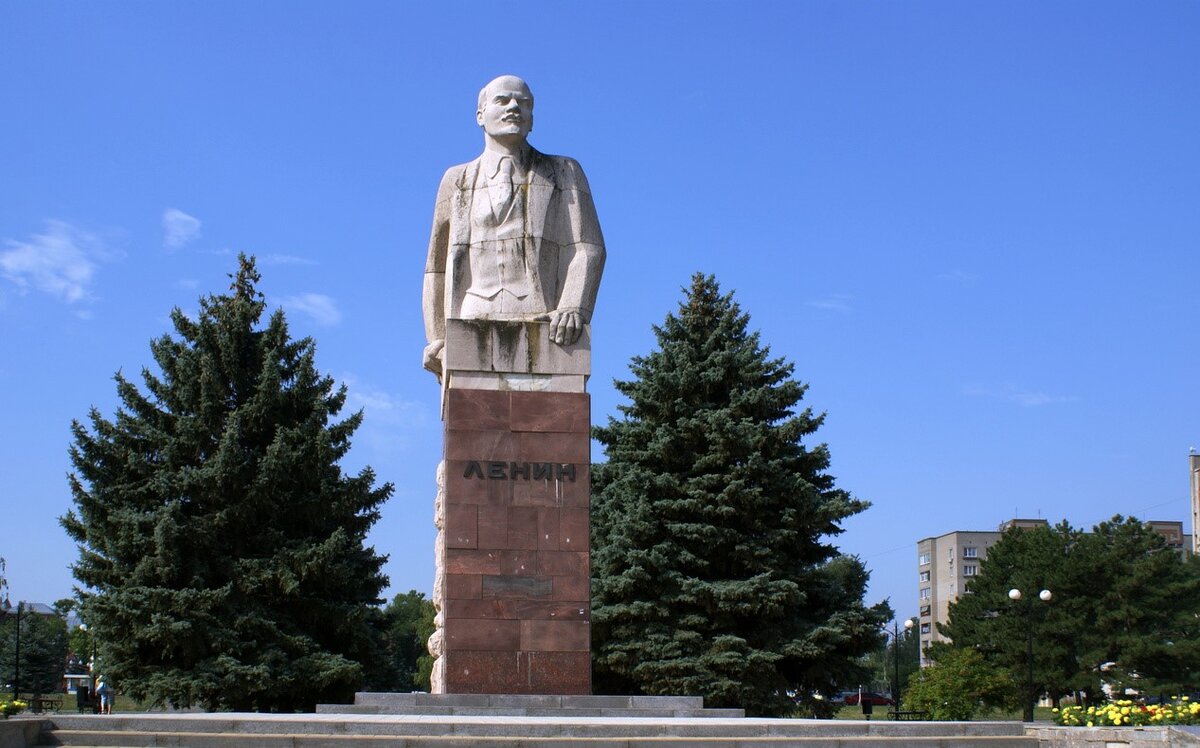 Азов Ростовская область памятник Ленину