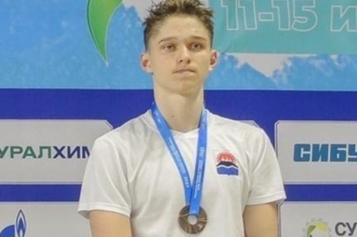    Пловец Иван Тарасов установил рекорд Дальнего Востока на соревнованиях