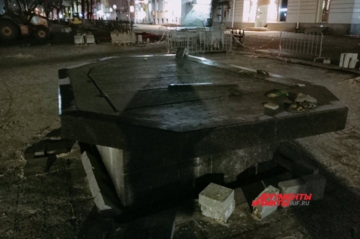    В центре Твери на Трёхсвятской улице запустили новый фонтан