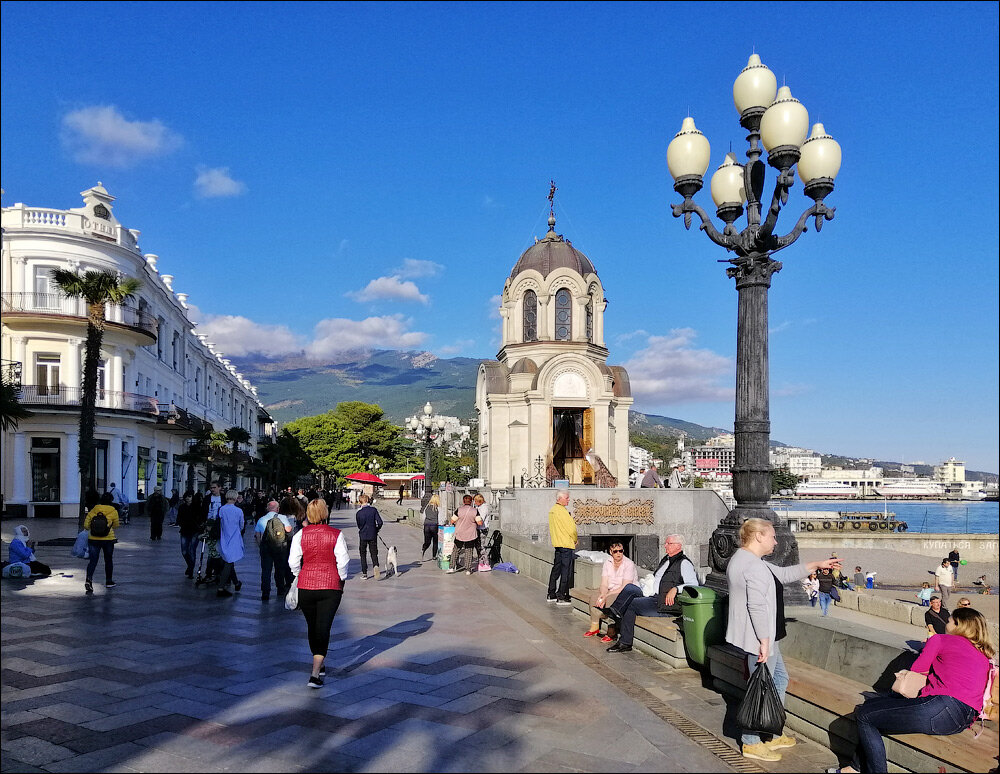 Центральная набережная Ялты причал