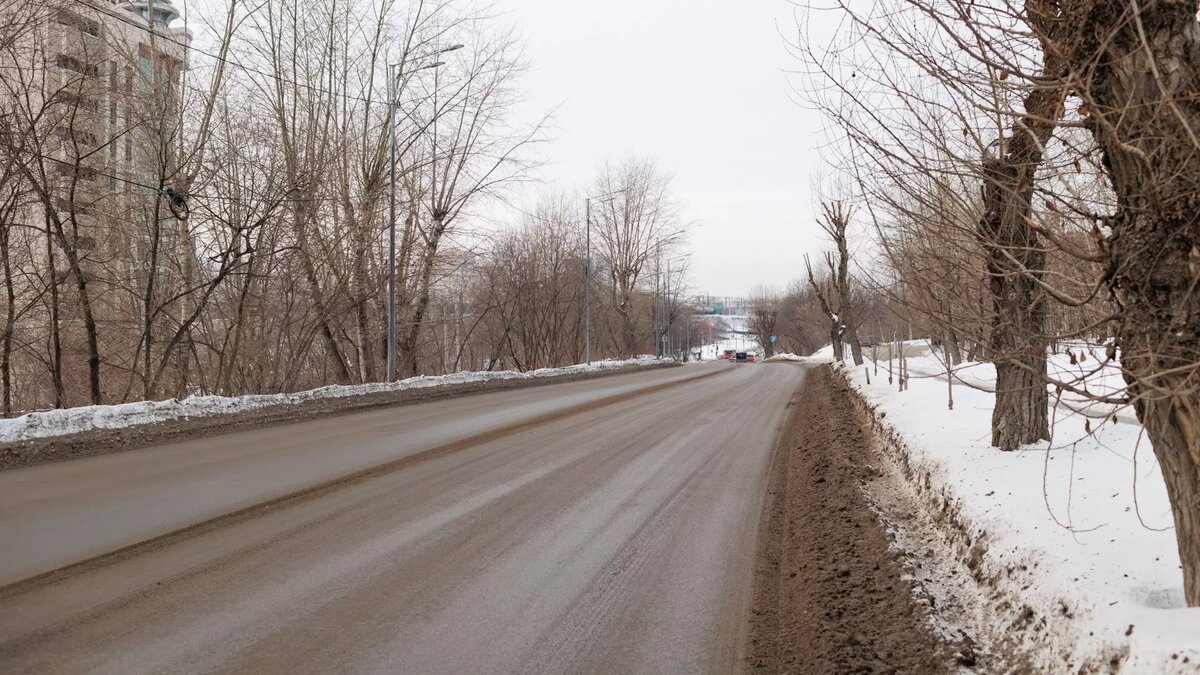     Детям и взрослым приходится регулярно ходить по опасному участку, об этом сообщили в соцсетях.