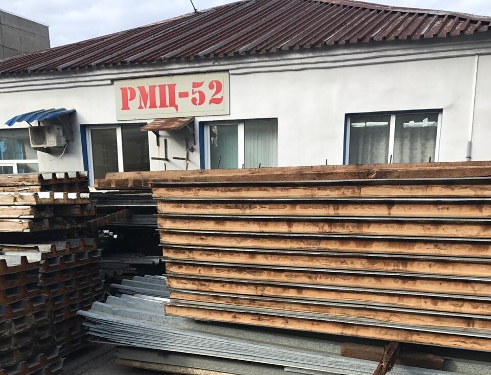 Условия, в которых находилось строение, существенно влияют на сохранность сэндвич-панелей.