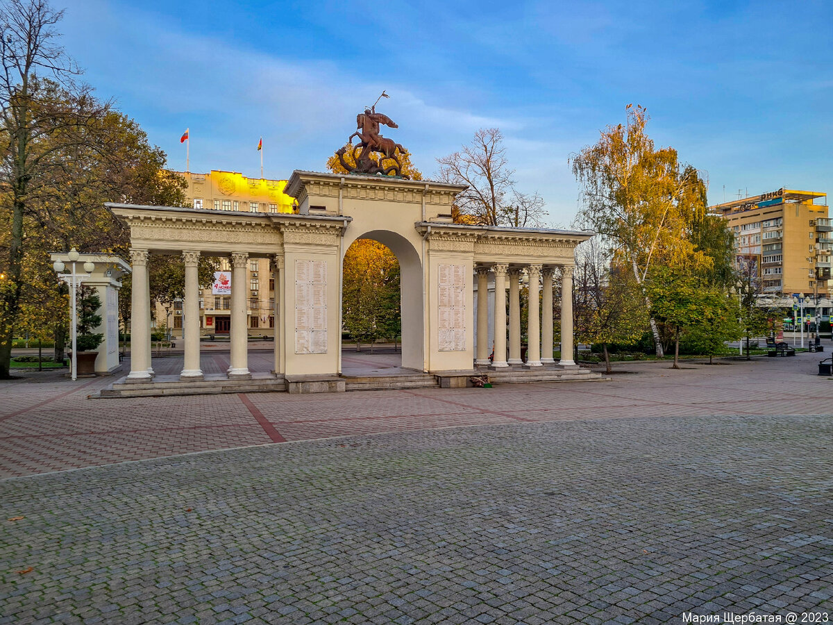 Прогулка по центру Краснодара. Часть первая: архитектура, бункер и  гастроквартал | НЕ ФОТОГРАФ | Дзен