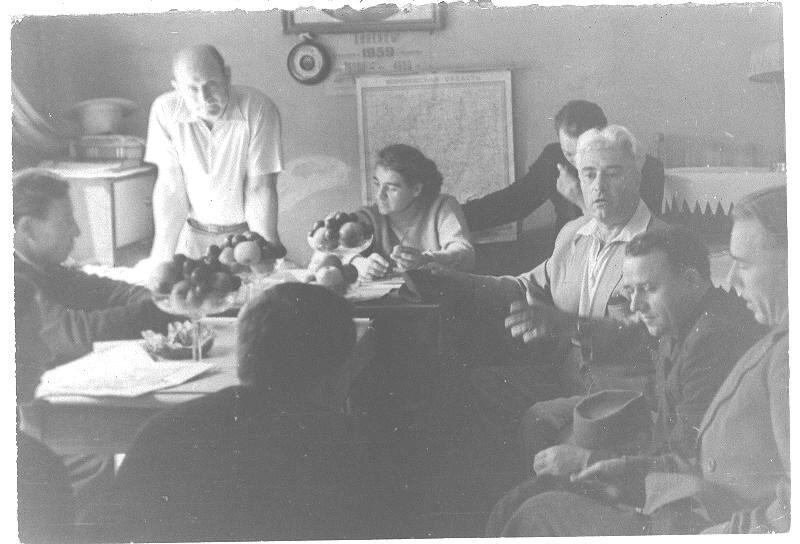 Михаил Кобыльский ведет утреннюю планерку в Бутурлиновской районной газете.