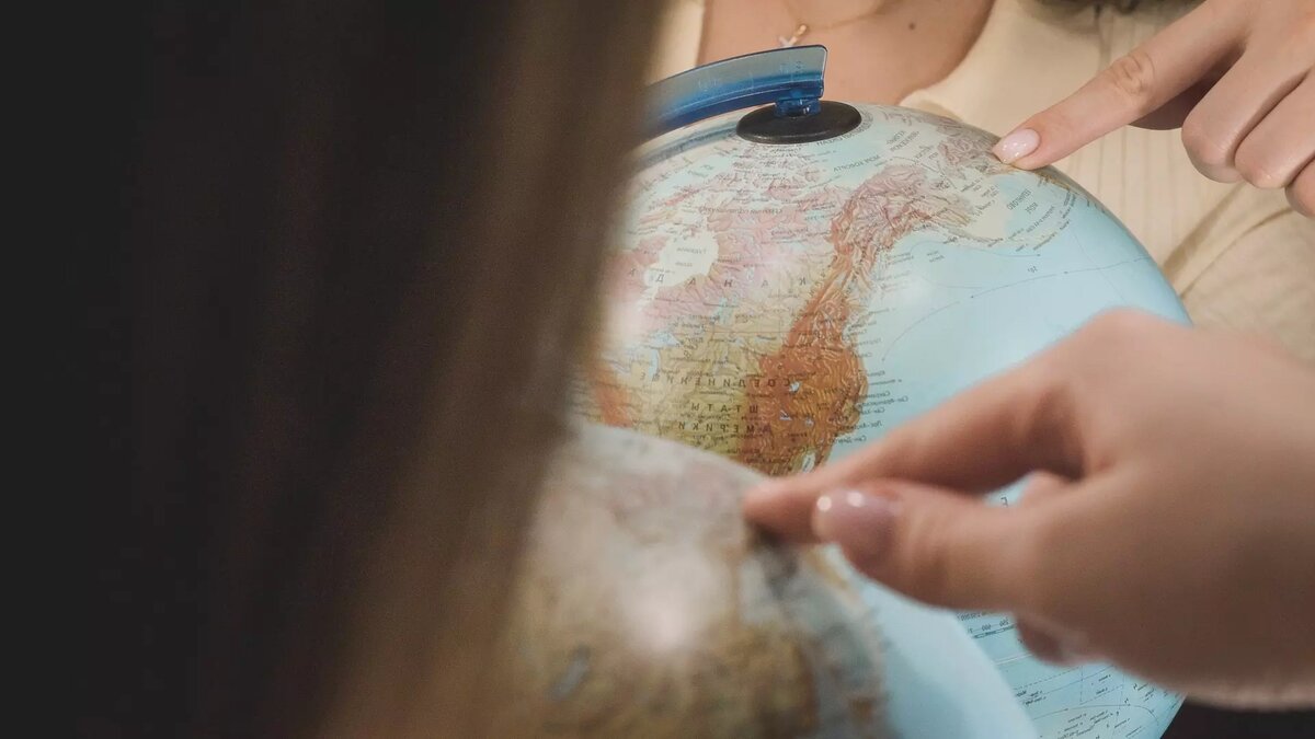     Поездка в тропические страны требует от туриста особой подготовки. Теплый и влажный климат — идеальная среда для размножения бактерий. Медицинский директор «ЛабКвест», кандидат медицинских наук Ирина Терещенко рассказала NewsNN, как свести риски заражения за границей к минимуму.