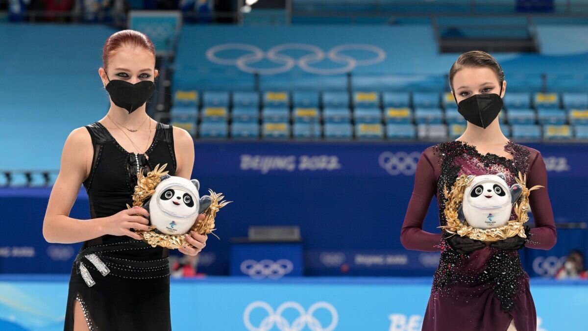     Александра Трусова и Анна Щербакова. Источник: ria.ru Автор фото: Григорий Сысоев