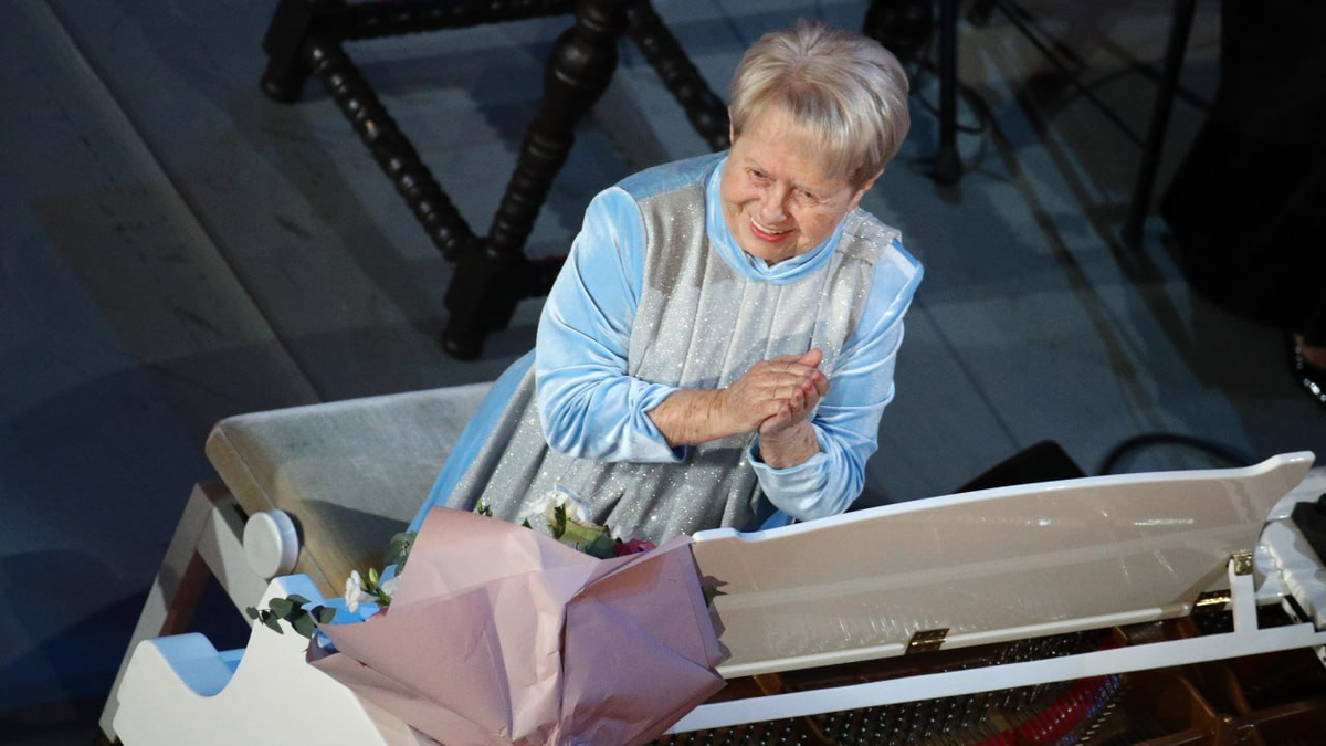 Александра Пахмутова 2021. Александра Пахмутова 90 лет. Александра Пахмутова рояль. Пахмутова 2020 год.