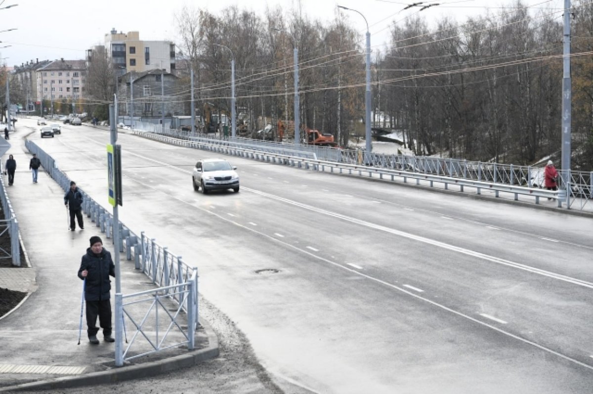    В Петрозаводске на улице Антикайнена открыли четырёхполосный мост
