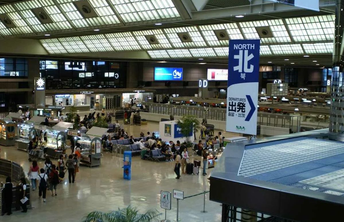 Tokyo airport. Международный аэропорт Нарита. Японский аэропорт Нарита. Международный аэропорт Токио Ханеда. Аэропорт Narita терминал.