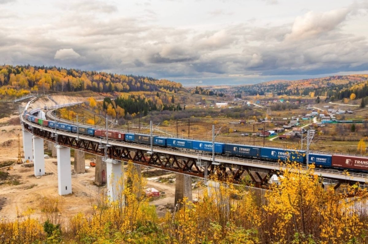    Почти на 15% выросли перевозки контейнеров на железной дороге