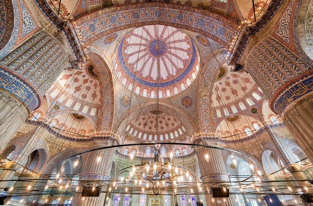 Голубая мечеть. Мечеть Ахмедие в Стамбуле. Османская мечеть Султана Ахмеда (голубая мечеть), Стамбул. Мечеть Султанахмет внутри. Голубая мечеть Стамбул внутри.