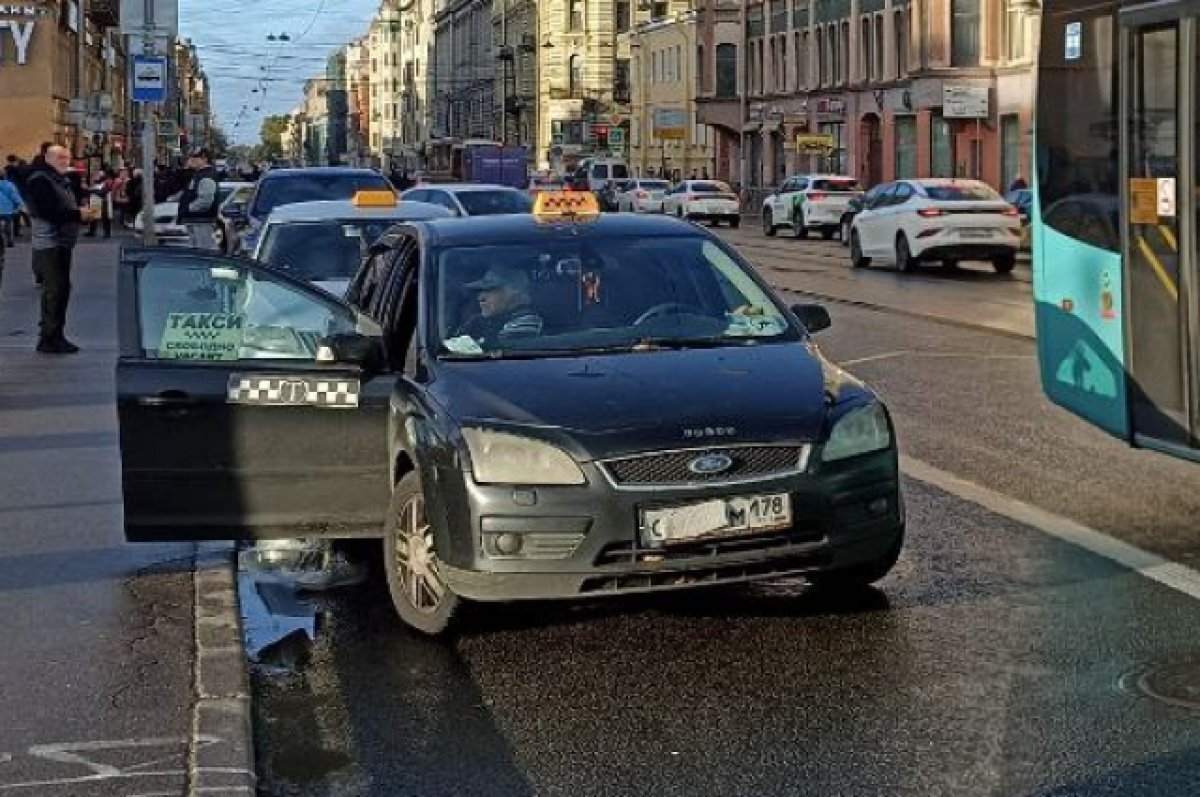    Почти 55 тысяч авто с закрытыми номерами выявили в Петербурге с начала года