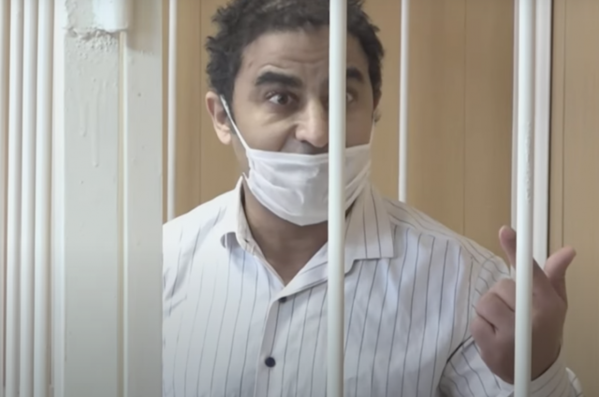    Подозреваемый активно отрицает свою вину и давит на жалость.