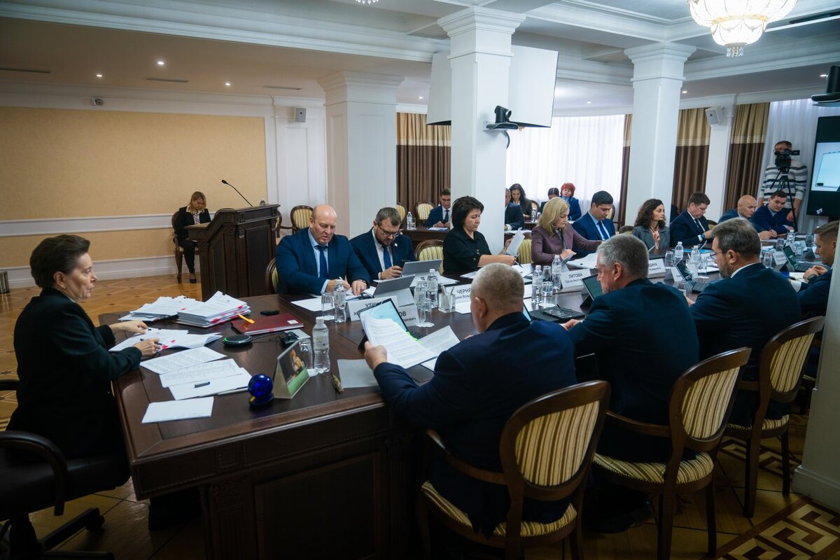    Государственные программы на ближайшие три года утвердили в Югре