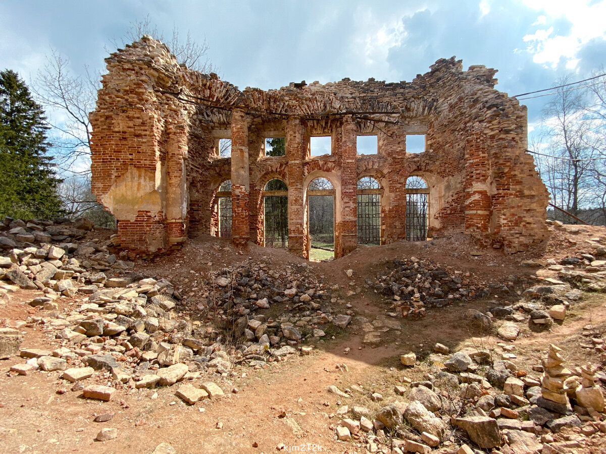 Пятое гора. Пятая гора Ленинградская область Троицкая Церковь. ЛЕНОБЛАСТЬ Елизаветино деревня пятая гора руины Троицкой церкви. Деревня пятая гора Церковь. Троицкая гора Псковская область.