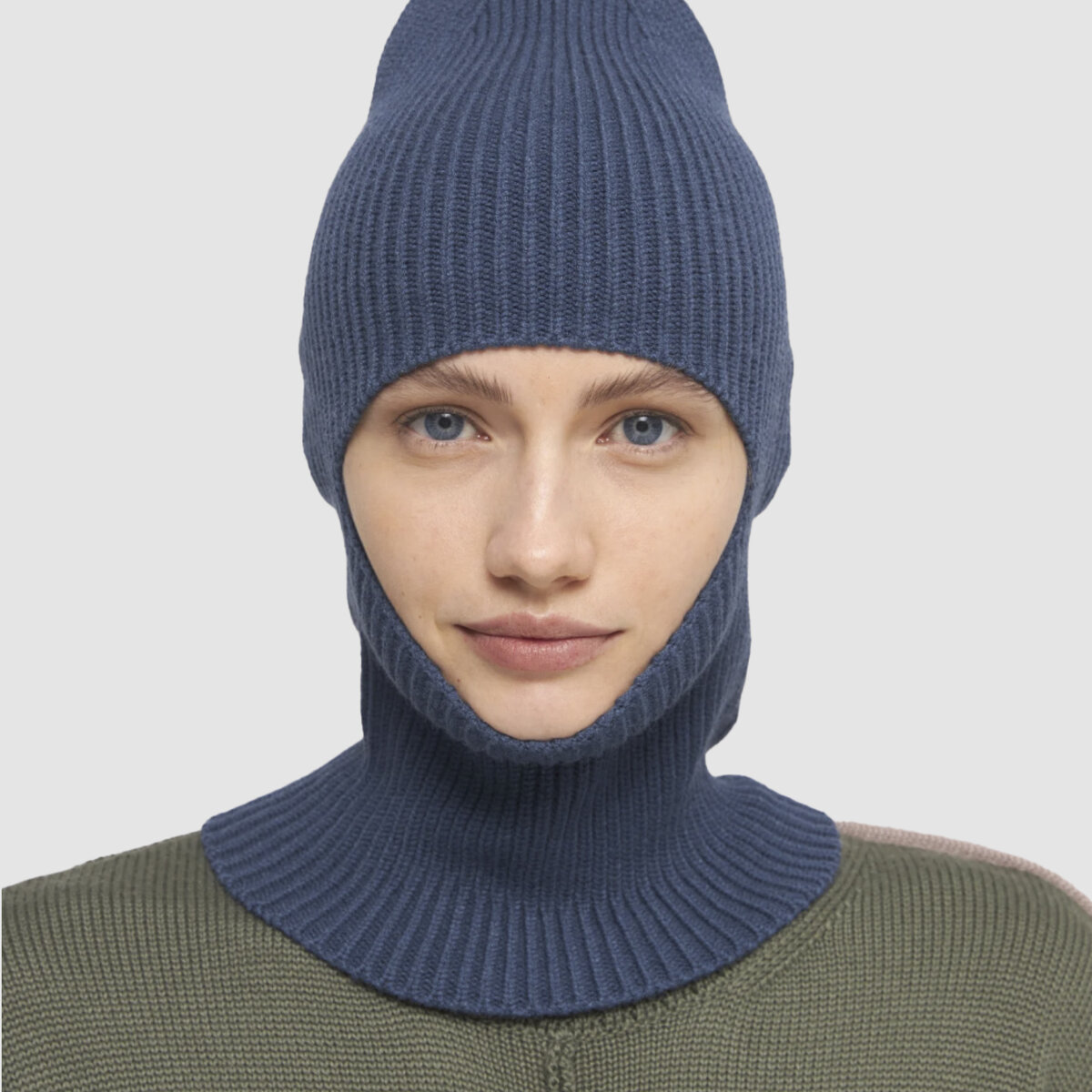    Поло из ангоры, кашемировый палантин, вязаный бомбер и еще 27 вещей для уютного ноября. Выбор BURO. (фото 3)