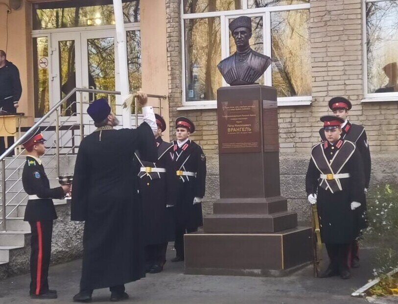 "И тут - дети! Детей втягивают во взрослые конфликты прошлого!!" - лицемерно закричат они. А мы ... 