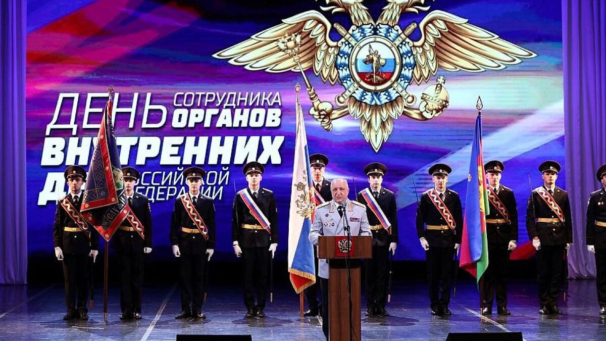    В Краснодаре сотрудникам органов внутренних дел вручили федеральные и краевые награды Фото: пресс-служба администрации Краснодарского края
