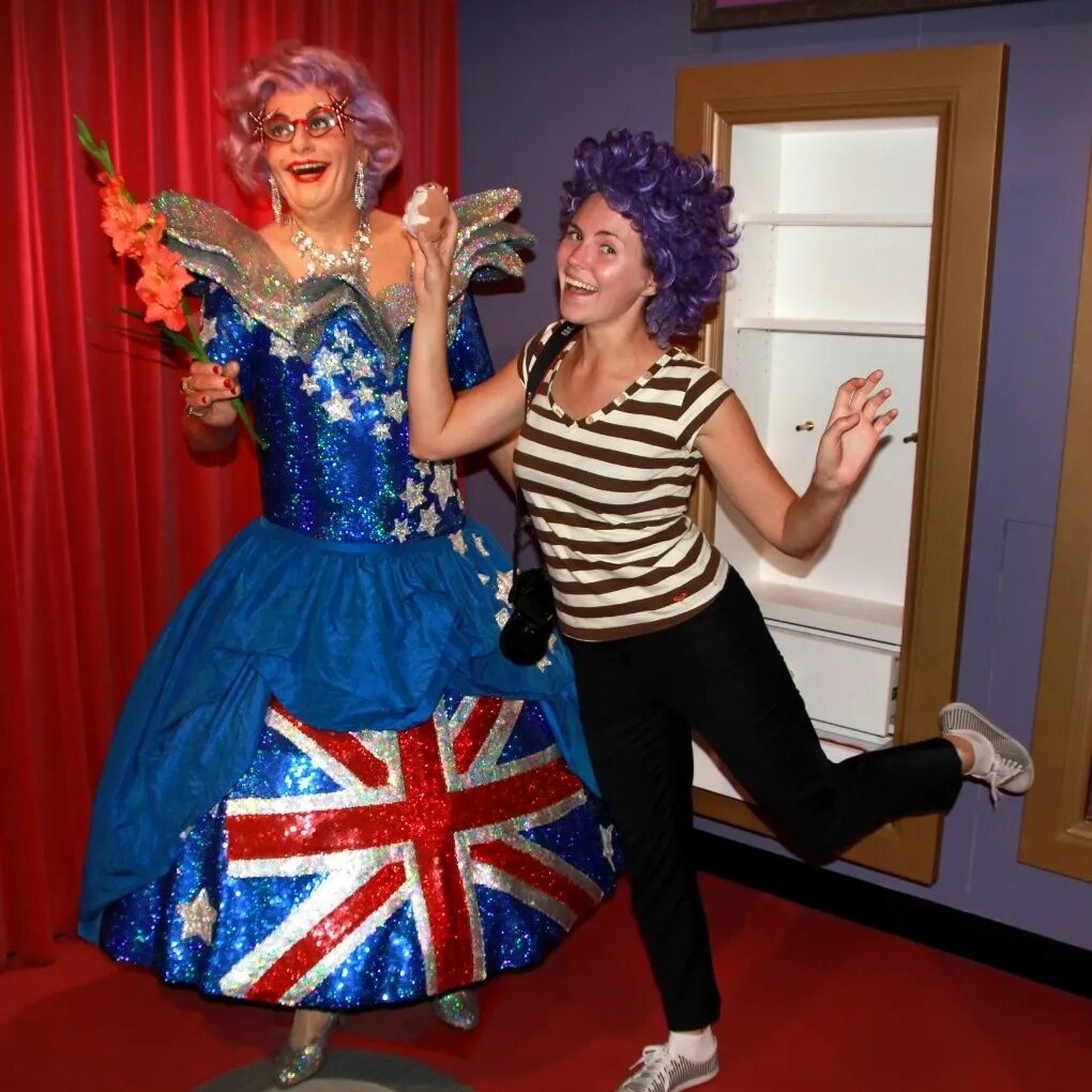 Dame Edna. Музей Мадам Тюссо в Амстердаме, 2012 год