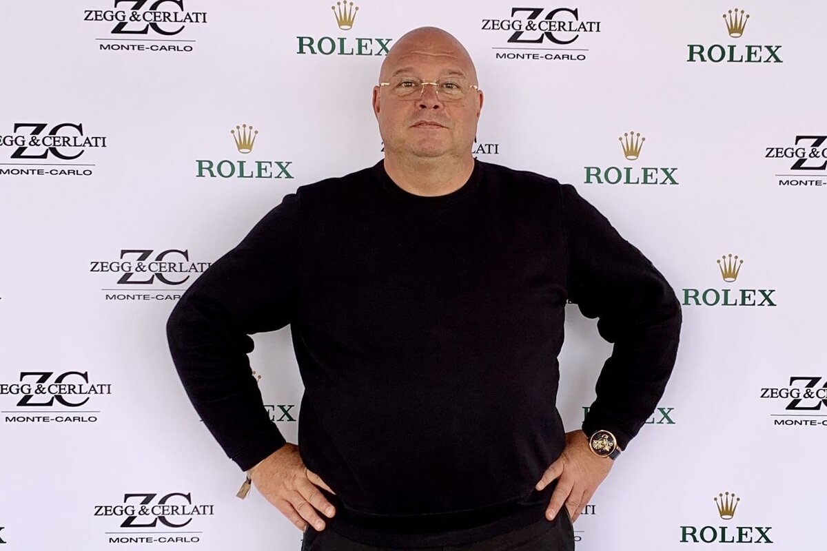 Бывший президент «Спартака» Андрей Червиченко поделился ожиданиями от предстоящего матча 15-го тура Российской Премьер-Лиги, в рамках которого красно-белые будут принимать «Ростов».

«Недавно пришёл к мысли, что, несмотря на большие траты, «Спартак» не сильнее «Ростова» по составу и по подбору игроков. Игроки, может быть, и более дорогие и распиаренные. Но если пойдём от вратарской линии и дальше, то Джикии не будет, значит, будет Бабич руководить обороной «Спартака». Осипенко, на мой взгляд, точно не хуже Бабича. Дуарте вообще нельзя сравнивать ни с кем из ростовских защитников, потому что он изначально аутсайдер. Не особо Соболев превосходит Комличенко, на мой взгляд. Особенно если тот в форме.