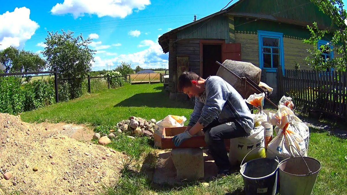 Жизни видео youtube. Жизнь в деревне. Деревенская жизнь. Стройка в деревне. Сельская жизнь в деревне.