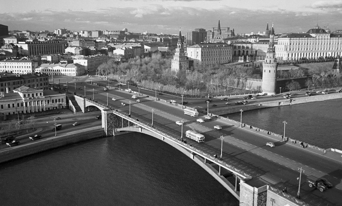 Каменный мост и Москворецкий мост в Москве