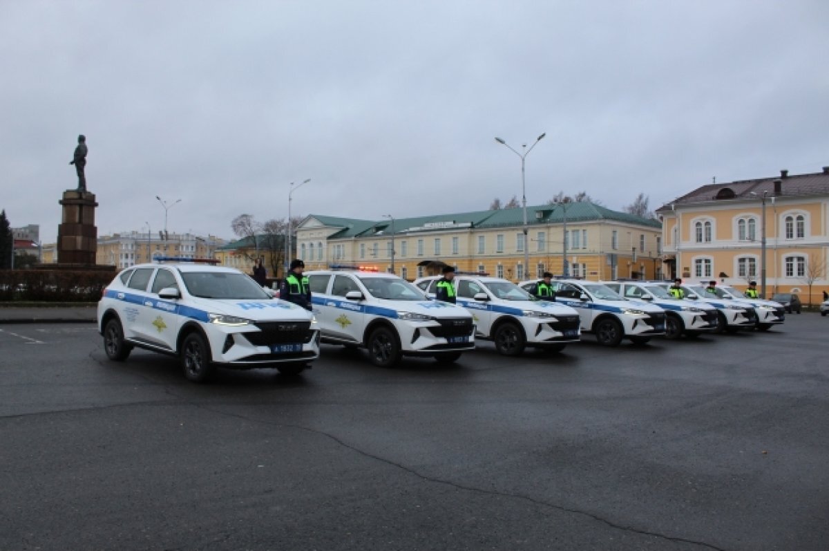    Полицейские РК получили ключи от новых внедорожников