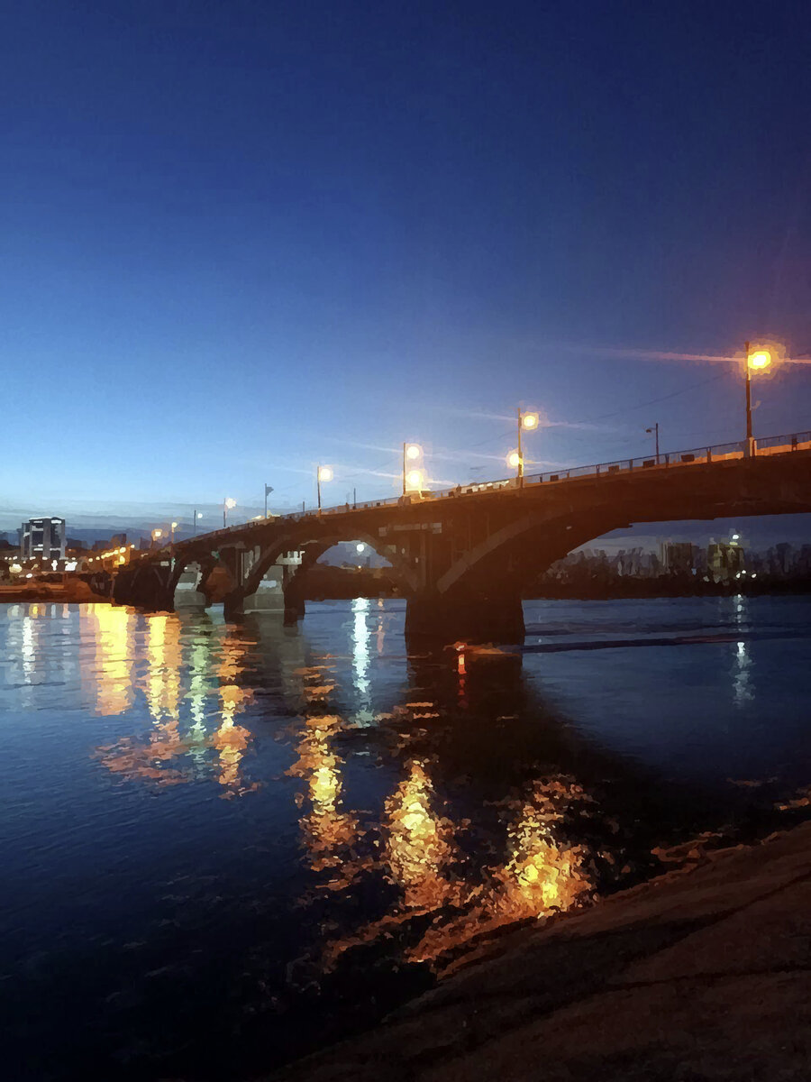 Мост через реку ночью...