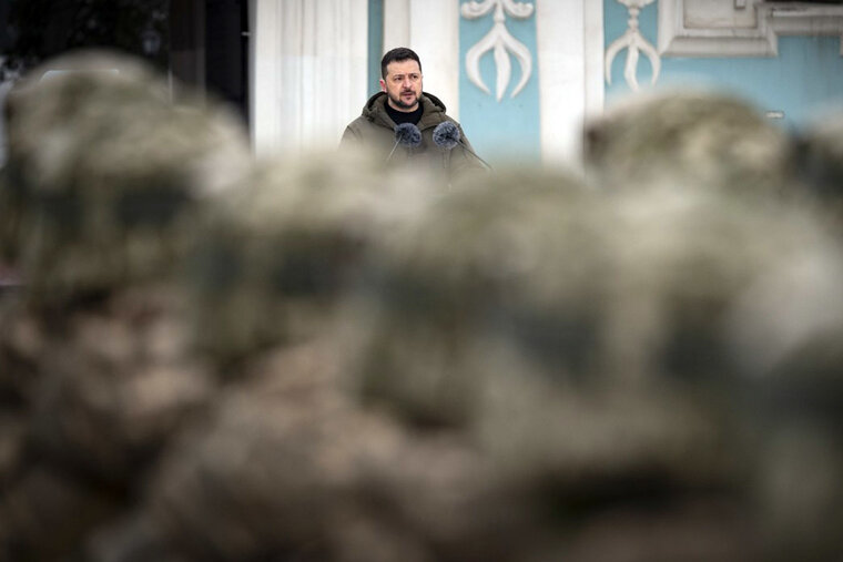    По указу Владимира Зеленского в стране введено военное положение, которое препятствует выборам