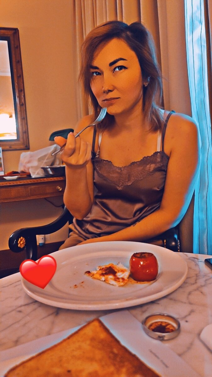 В Индии есть очень вкусный чай, это масала чай!  Я пробовала в России, только в редких индийских кафе правильно его заваривают