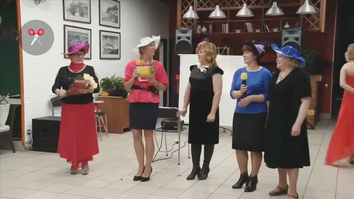 🎞 Кадр из видео с музыкальным поздравлением от друзей переделанной песней «Бессовестно счастливая» (Катерина Голицына) на день рождения подруги