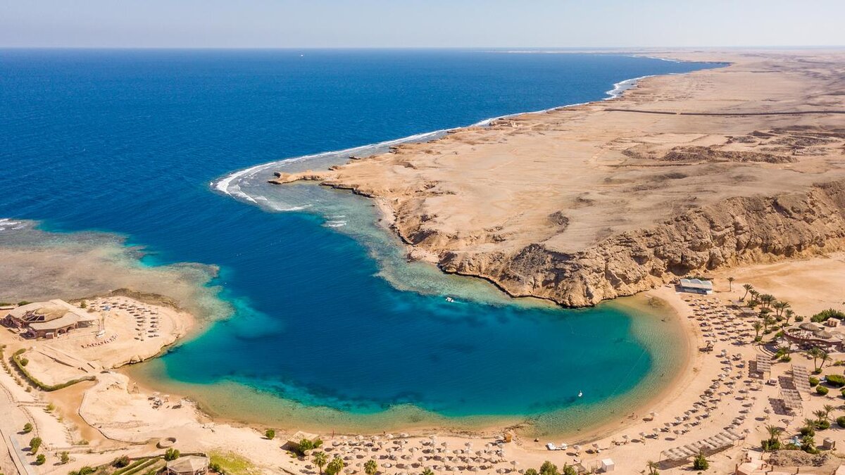 Siva golden bay makadi. Райский остров Египет Шарм-Эль-Шейх. Красное море Хургада Макади. Шарм-Эль-Шейх с высоты. Шарм-Эль-Шейх вид сверху.