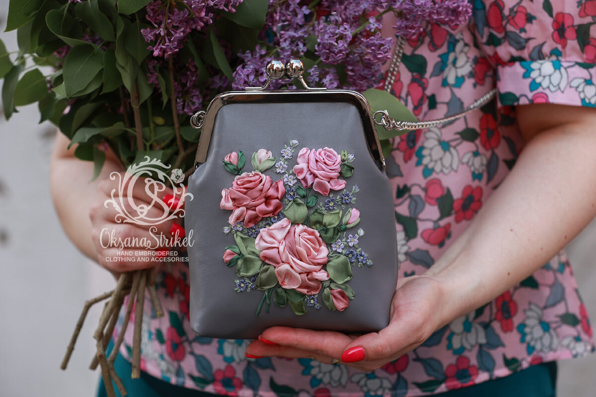 Кожаная сумочка с ручной вышивкой «ЦВЕТОЧНЫЙ АРОМАТ» 