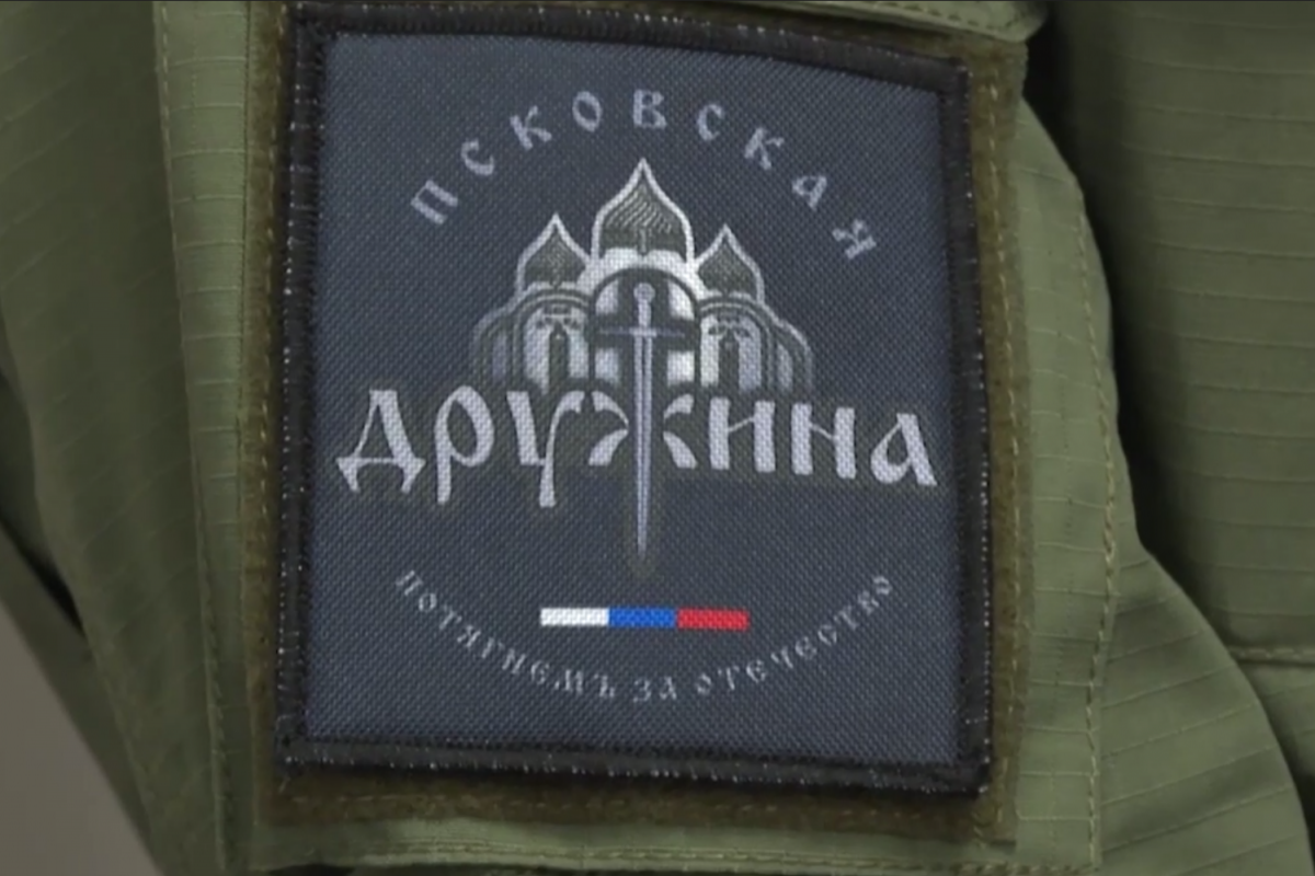    Губернатор вручил псковским «Дружине» и «Воину» новое снаряжение