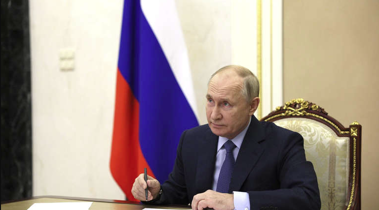 Президент России Владимир Путин подписал указ, разрешающий обмен российских активов, замороженных за рубежом, на иностранные активы, замороженные в России (архивное изображение) © IMAGO/Gavriil Grigorov/Kremlin Pool