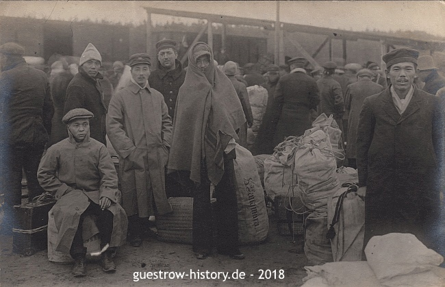 Японские военнопленные в Германии. (взято из сайта, указанного белым текстом)