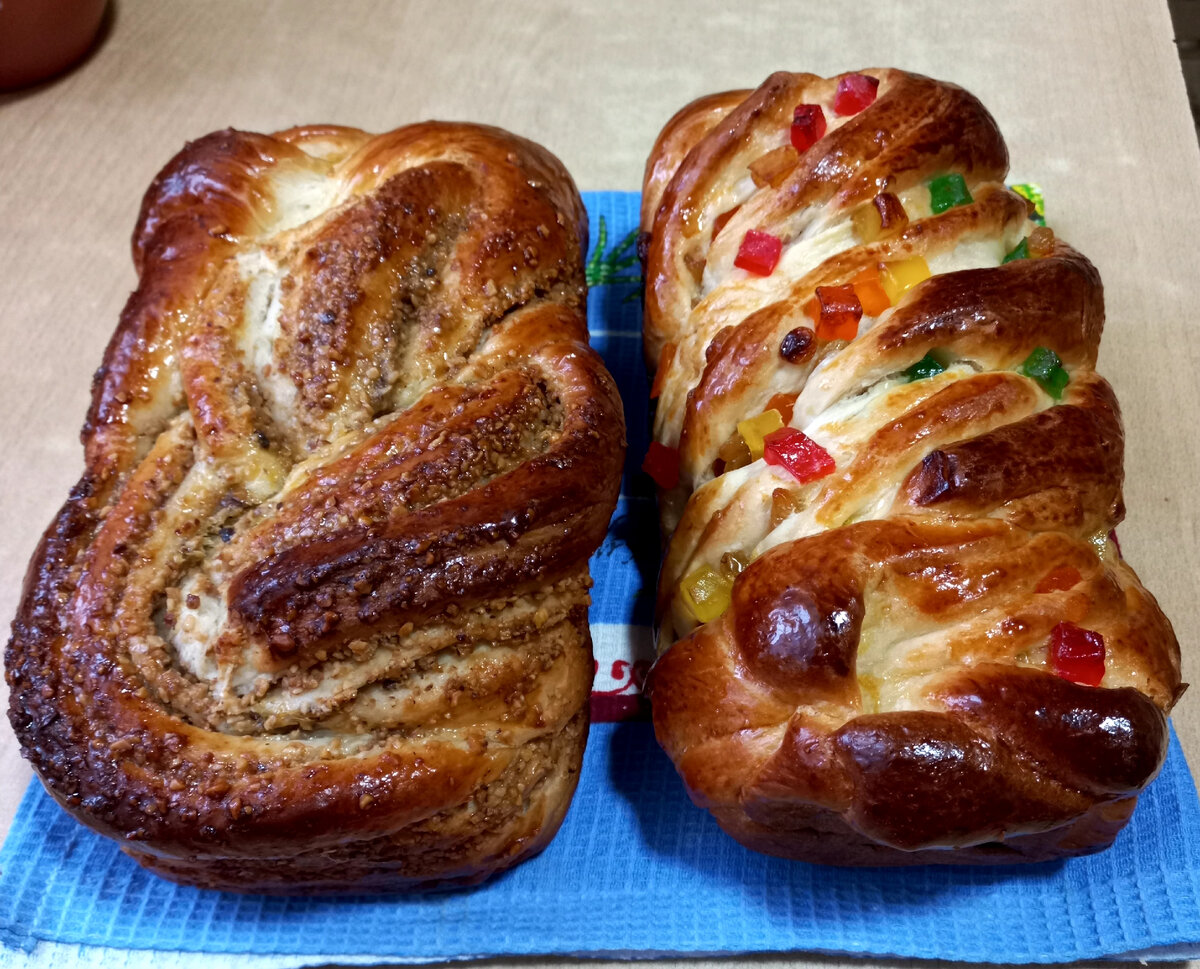 Эти булочки я пеку сама, а в Санкт-Петербурге мы такие покупали к завтраку 