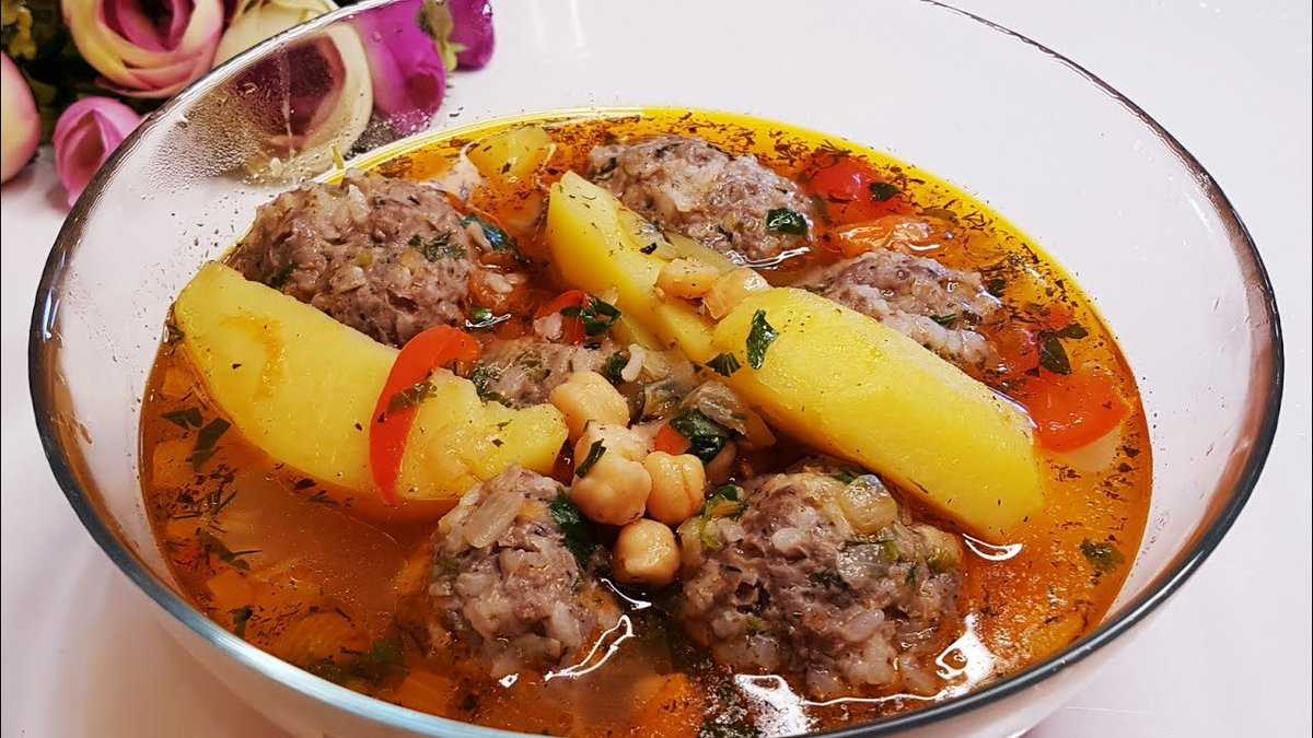 Басбаш. Суп кюфта бозбаш. Азербайджанская кухня бозбаш. Азербайджанские кюфта-бозбаш. Азербайджанский суп бозбаш