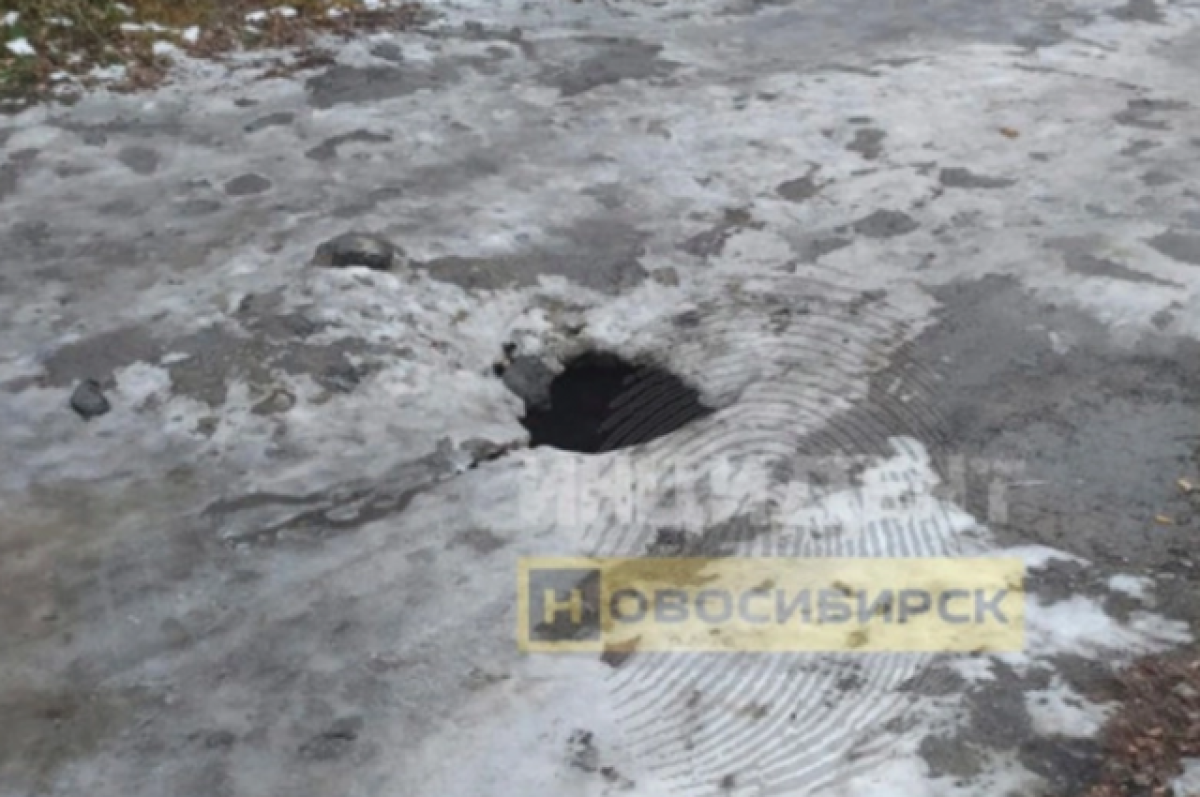    В Новосибирске 7-летняя девочка провалилась в открытый люк