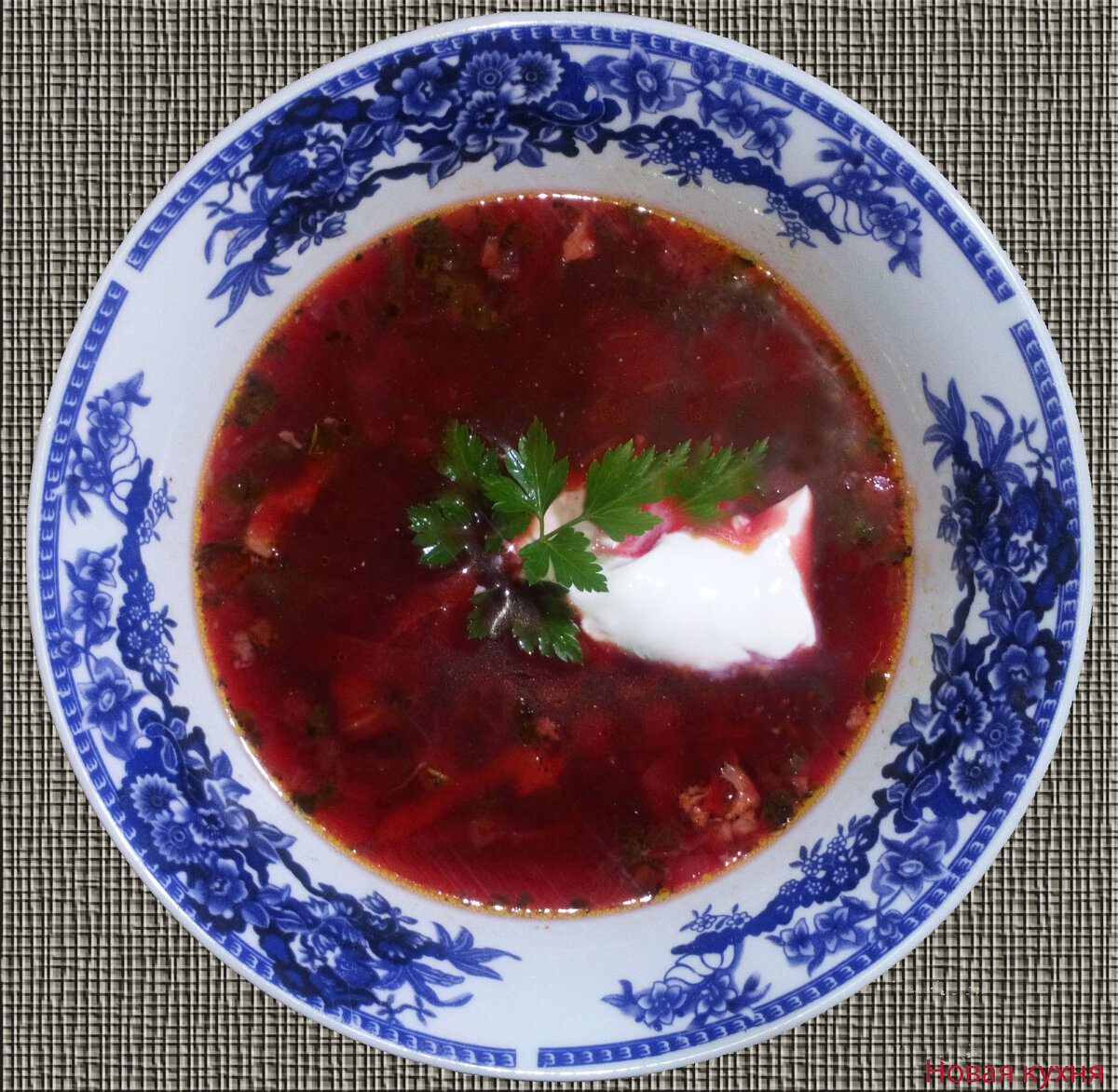 Готовый борщ