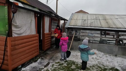 «В носки заложили горчицу»: 10 опасных и мерзких народных средств лечения