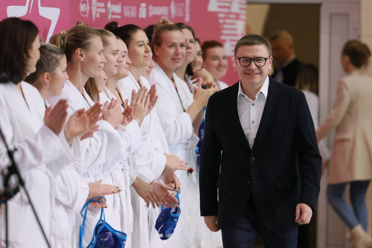    Губернатор Текслер поприветствовал участников турнира по водному поло
