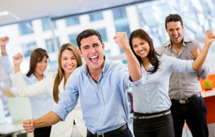    25 компаний, где гарантированно платят больше ста тысяч рублей. Список