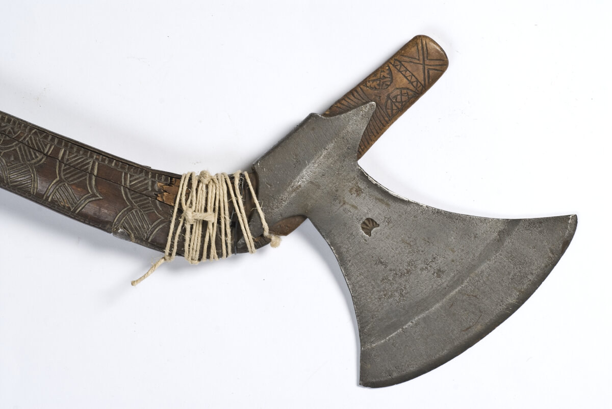 Крестьянский топор, 1711, железко. Фото Факсваг, Жон-Эрик и Norsk Folkemuseum CC-BY