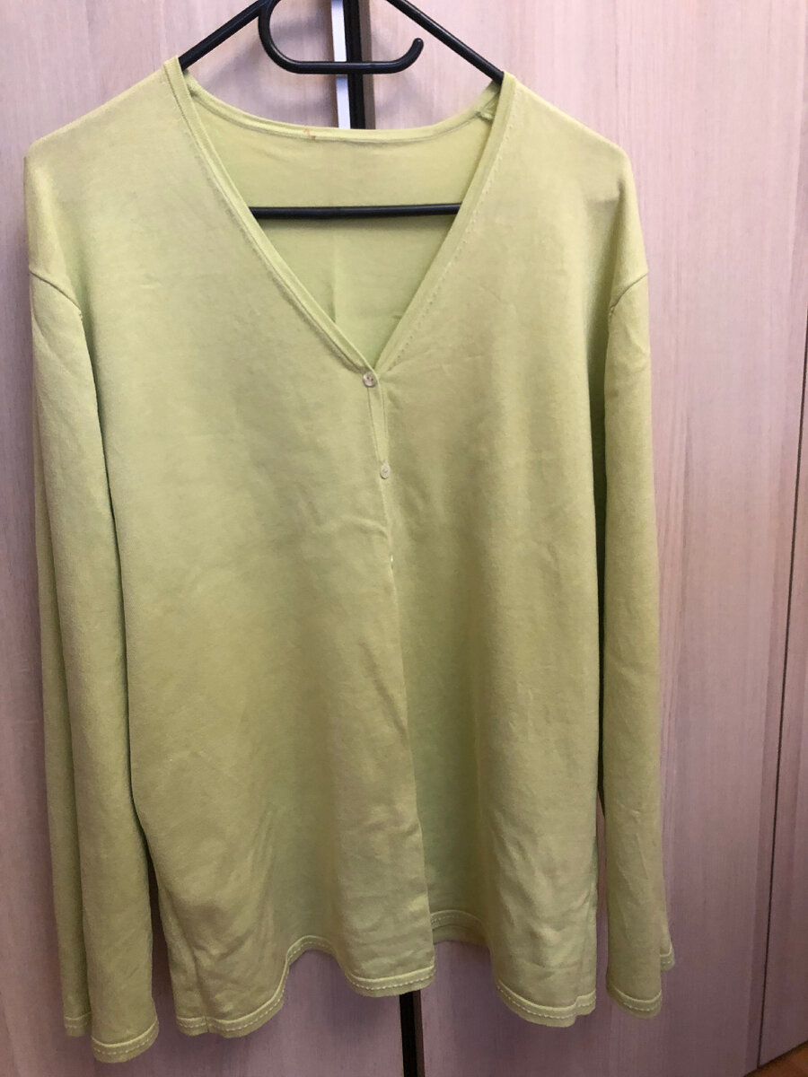 Нежно-салатовый цвет. Бирка срезана.