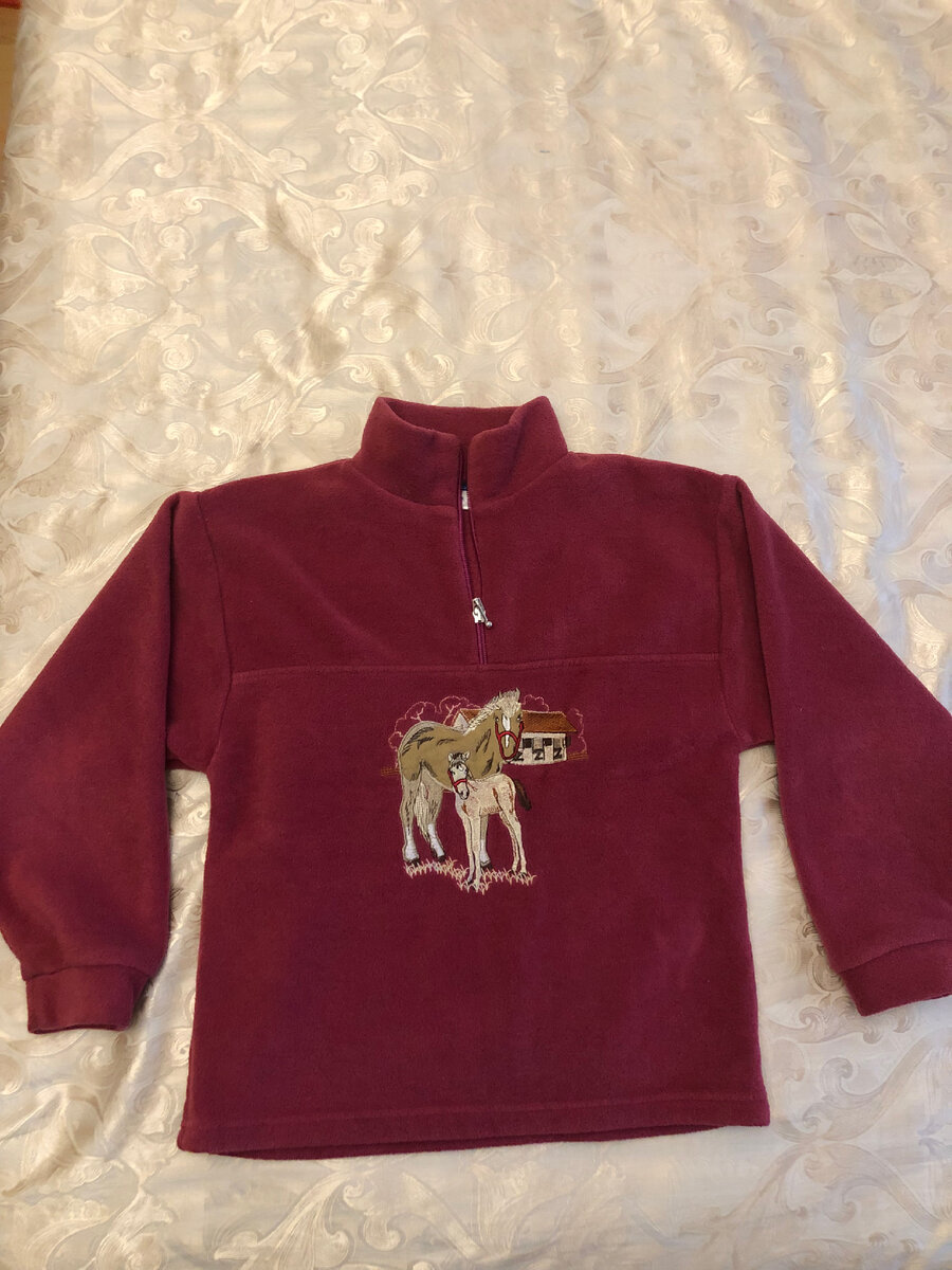 Очень плотный флис. Не рыхлый.