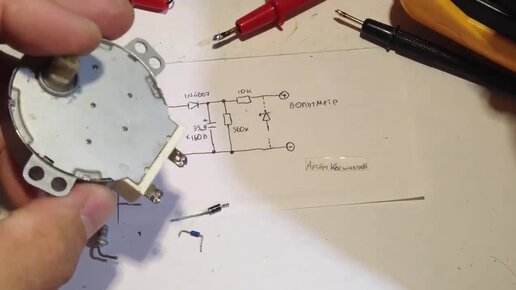 Как проверить стабилитрон и динистор моторчиком.Приставка к мультиметру